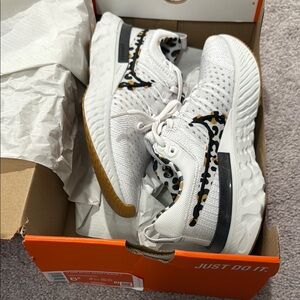 New in box Nike women’s 6.5 react infinity run sneakers